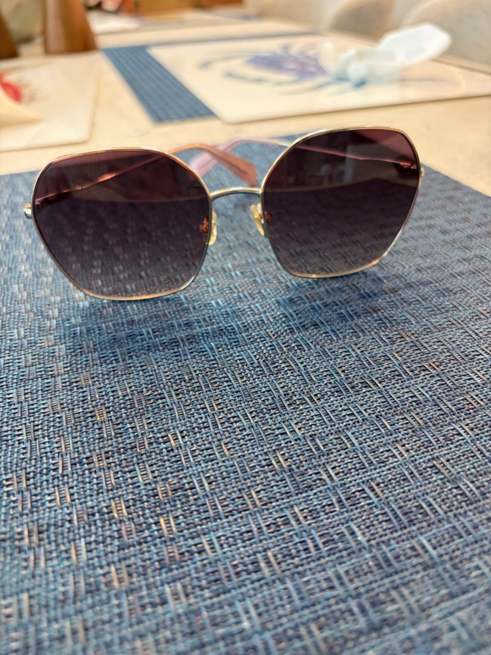 Kate Spade gold rimmed sunglasses with case - Picture 14 of 16